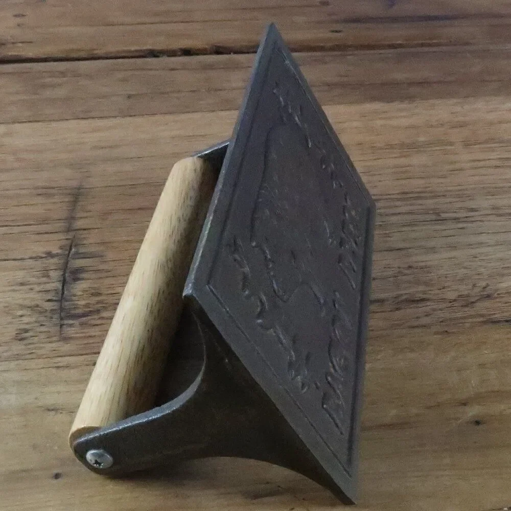 CAST IRON BACON PRESS WITH WOODEN HANDLE